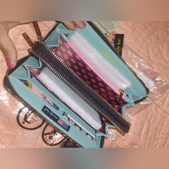 Beautiful NL wallet 😍🎀 - Picture 6 of 9